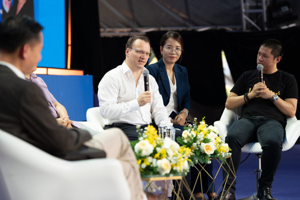 dien-gia-talkshow-ngay-hoi-du-lich