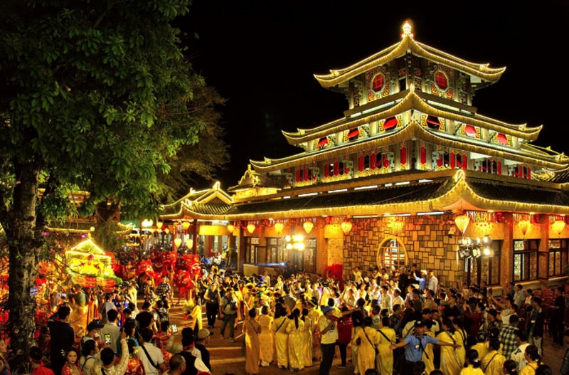 Ba Chua Xu (The Lady of the Realm) Goddess Festival on Sam Mountain