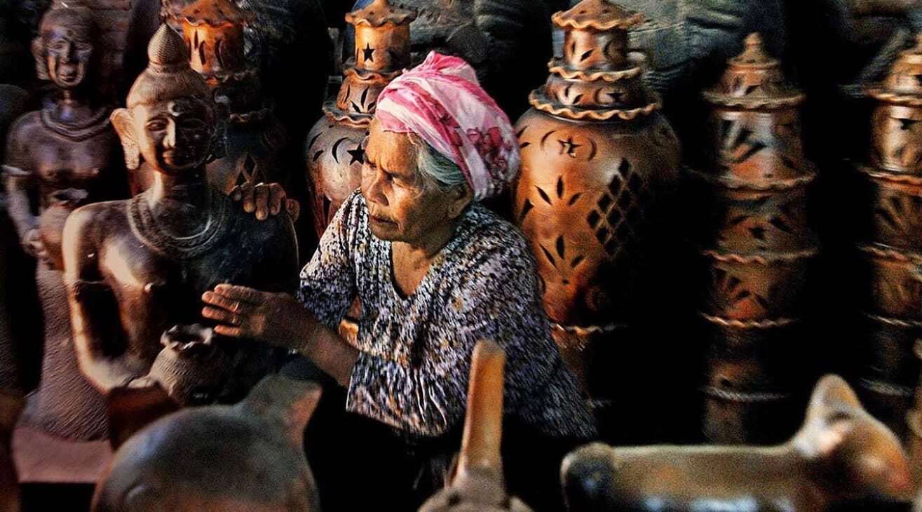 The Backward Dance of Bau Truc: A Journey to Find True Authenticity in Earth and Fire