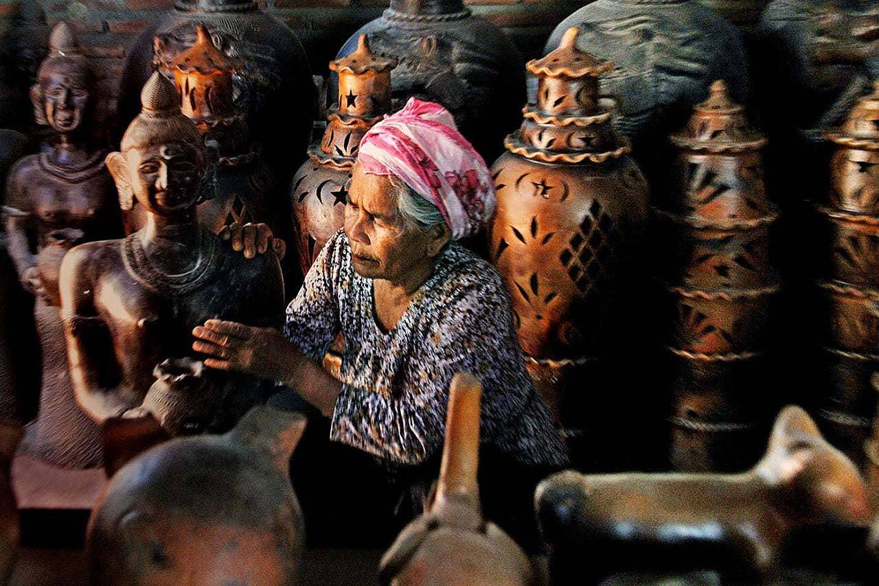 The Backward Dance of Bau Truc: A Journey to Find True Authenticity in Earth and Fire